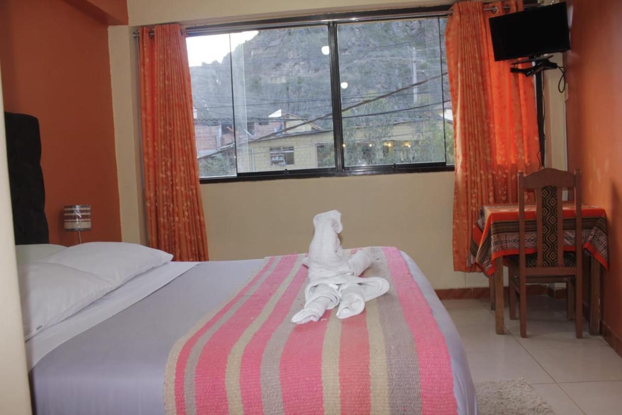 Hostal Qorisonqo Inn Ollantaytambo Exterior photo
